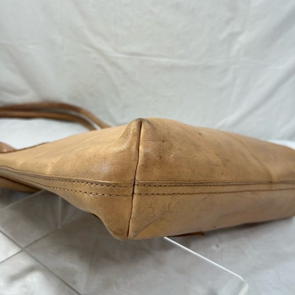 J.Jill Leather Scalloped Trim Tote Tan - Picture 10 of 13